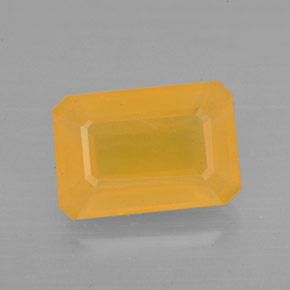 3.35カラットの天然イエローオレンジファイアーオパール（11.6×8 mm・エメラルドカット）