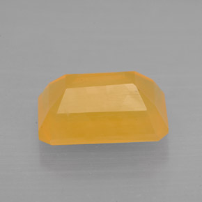 3.35カラットの天然イエローオレンジファイアーオパール（11.6×8 mm・エメラルドカット）
