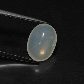 3.24カラットの天然イエロー＆ホワイトファイアーオパール（12.5×9.2 mm・透明）