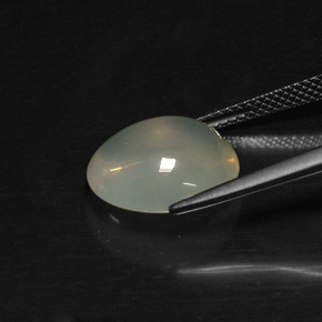 5.14カラットの天然イエロー＆ホワイトファイアーオパール（13.3×11.4 mm・透明）