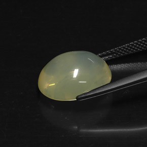 6.89カラットの天然ホワイトイエローファイアーオパール（14×11.7 mm・透明）