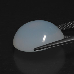 14.49カラットの天然青みがかった白ファイアーオパール（18.8×15.3 mm・透明）
