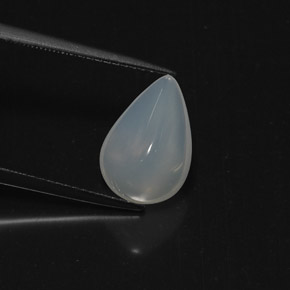 3.21カラットの天然青みがかった白ファイアーオパール（12.9×8.8 mm・透明）