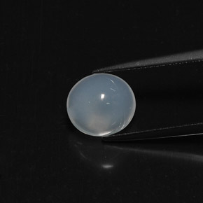 2.09カラットの天然青みがかった白ファイアーオパール（9.1×8.3 mm・オーバルカット）