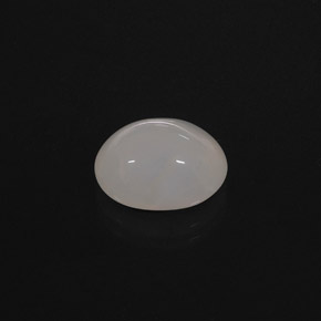 4.85カラットの天然ライトイエローファイアーオパール（13.1×10.4 mm・透明）
