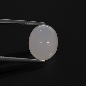 4.85カラットの天然ライトイエローファイアーオパール（13.1×10.4 mm・透明）