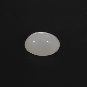 4.31カラットの天然ホワイトファイアーオパール（12.7×9.3 mm・オーバルカット）