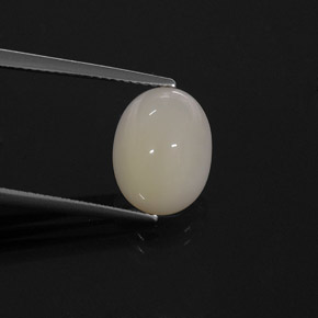 4.07カラットの天然イエロー＆ホワイトファイアーオパール（12.5×9.7 mm・透明）