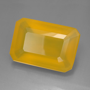 92.13カラットの天然オレンジイエローファイアーオパール（37.6×25.8 mm・透明）