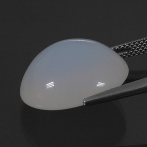 13.85カラットの天然ホワイトファイアーオパール（18.4×15.3 mm・透明）