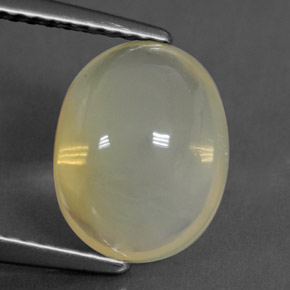 2.87カラットの天然ホワイトイエローファイアーオパール（10.5×8.2 mm・透明）