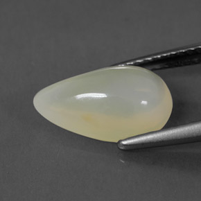 2.29カラットの天然イエロー＆ホワイトファイアーオパール（12.2×8.1 mm・透明）