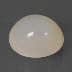 8.68カラットの天然イエロー＆ホワイトファイアーオパール（14.3×12.7 mm・透明）