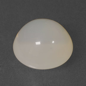 7.55カラットの天然イエロー＆ホワイトファイアーオパール（13.13 mm・透明）