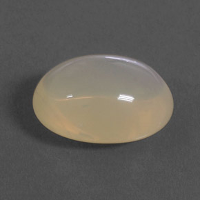 4.40カラットの天然イエロー＆ホワイトファイアーオパール（12.8×9.8 mm・オーバルカット）