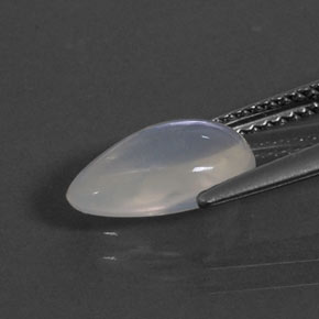 1.77カラットの天然イエロー＆ホワイトファイアーオパール（11.3×7.1 mm・洋梨の形）