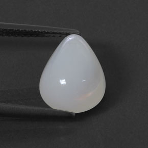 2.68カラットの天然ホワイトファイアーオパール（11.5×8.6 mm・透明）