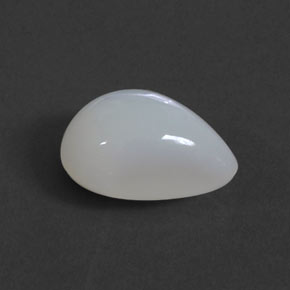 2.68カラットの天然ホワイトファイアーオパール（11.5×8.6 mm・透明）