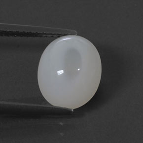 2.28カラットの天然ホワイトファイアーオパール（10.4×8.4 mm・透明）