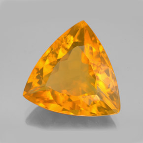 8.88カラットの天然イエローオレンジファイアーオパール（17×16.3 mm・トリリアント）