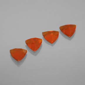 カラットの天然赤みがかったオレンジファイアーオパール（5.1×5 mm・トリリアント）