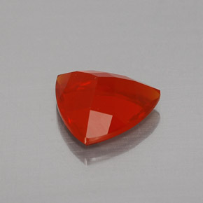 1.16カラットの天然赤みがかったオレンジファイアーオパール（8.6×7.7 mm・トリリアント）