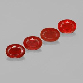 3.82カラットの天然ファイアレッドファイアーオパール（8.3×6 mm・オーバルカット）
