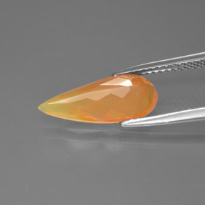 1.64カラットの天然イエローオレンジファイアーオパール（15.2×6.3 mm・洋梨の形）