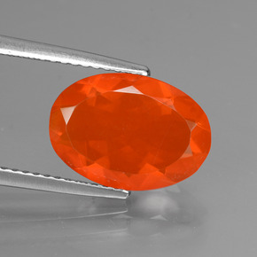 2.04カラットの天然オレンジファイアーオパール（12.9×9.1 mm・オーバルカット）