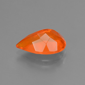 1.65カラットの天然オレンジファイアーオパール（11.8×7.7 mm・洋梨の形）