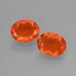 カラットの天然オレンジファイアーオパール（7.8×6.1 mm・オーバルカット）