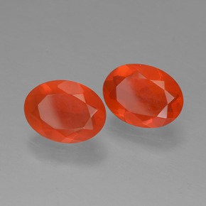 1.23カラットの天然濃いオレンジファイアーオパール（8.1×6.1 mm・オーバルカット）