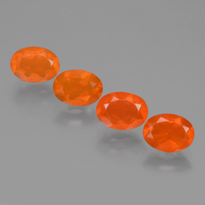 カラットの天然オレンジファイアーオパール（7×5.1 mm・オーバルカット）