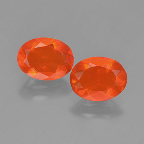 1.38カラットの天然オレンジファイアーオパール（8×6.1 mm・オーバルカット）