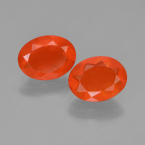 1.34カラットの天然ミディアムオレンジファイアーオパール（8.1×6.1 mm・オーバルカット）