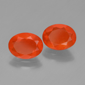 1.34カラットの天然ミディアムオレンジファイアーオパール（8.1×6.1 mm・オーバルカット）