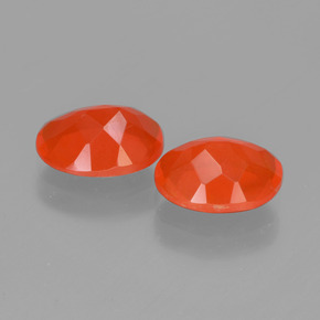 1.34カラットの天然ミディアムオレンジファイアーオパール（8.1×6.1 mm・オーバルカット）