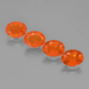 3.20カラットの天然深い赤みがかったオレンジファイアーオパール（8×6 mm・オーバルカット）