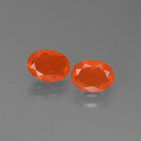 カラットの天然オレンジファイアーオパール（7×5.2 mm・オーバルカット）