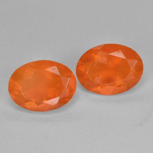 1.52カラットの天然深い赤みがかったオレンジファイアーオパール（8.1×6 mm・オーバルカット）