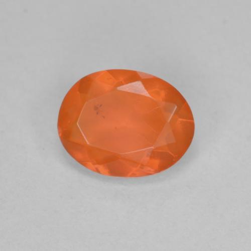 0.56カラットの天然濃いオレンジファイアーオパール（7.5×5.8 mm・オーバルカット）
