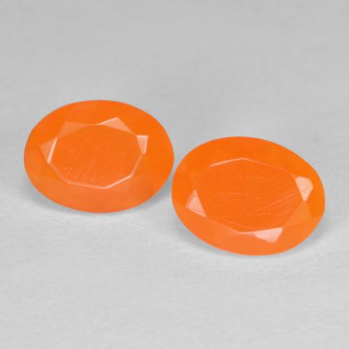 1.21カラットの天然ミディアムオレンジファイアーオパール（7.9×6 mm・オーバルカット）