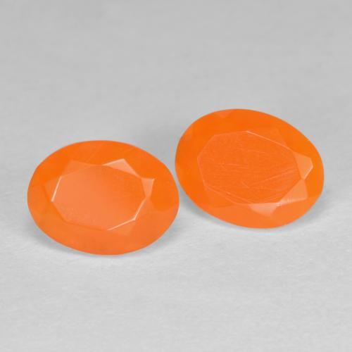 1.21カラットの天然ミディアムオレンジファイアーオパール（7.9×6 mm・オーバルカット）