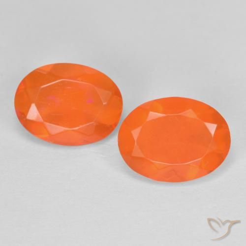 1.23カラットの天然濃いオレンジファイアーオパール（8.1×6.1 mm・オーバルカット）