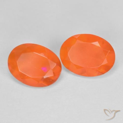 1.23カラットの天然濃いオレンジファイアーオパール（8.1×6.1 mm・オーバルカット）