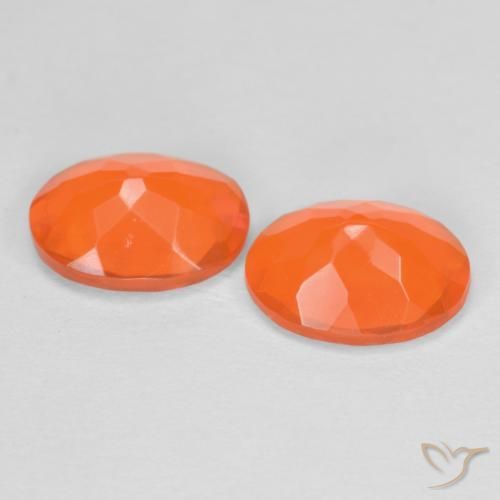 1.23カラットの天然濃いオレンジファイアーオパール（8.1×6.1 mm・オーバルカット）