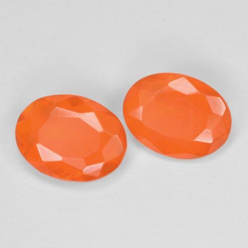 1.03カラットの天然濃いオレンジファイアーオパール（8.1×6.1 mm・オーバルカット）