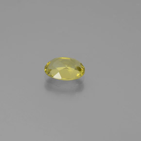 0.74カラットの天然イエローゴールデンベリル（7.1×5.1 mm・オーバルカット）
