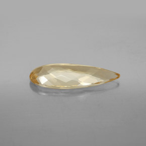3.38カラットの天然イエローゴールデンベリル（19×7.2 mm・洋梨の形）