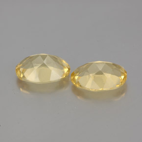 カラットの天然イエローゴールデンベリル（8×6.1 mm・オーバルカット）